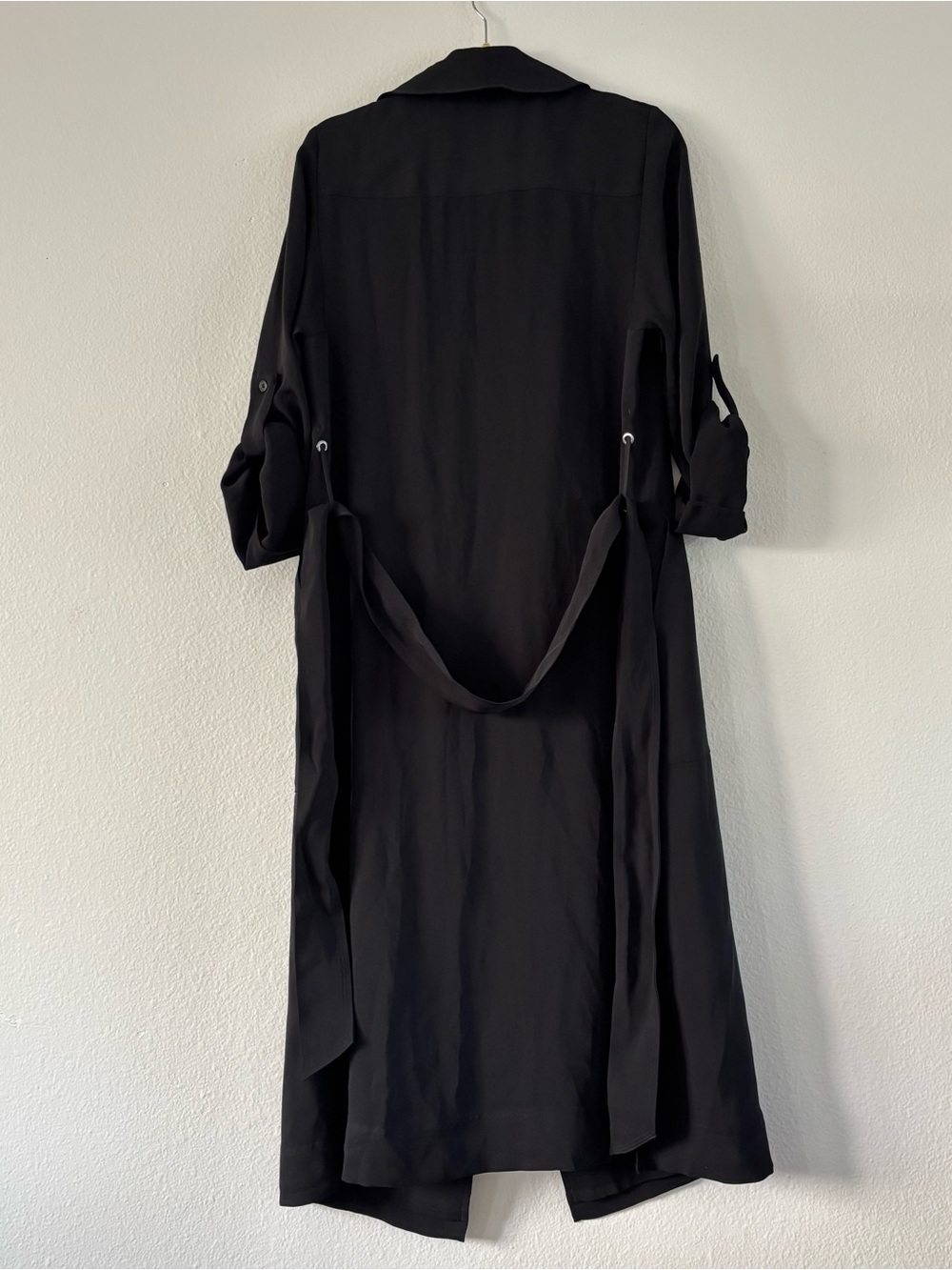 Aritzia Babaton Kahlo Long Robe Matte Satin Duster Jacket Black Medium - Picture 9 of 16